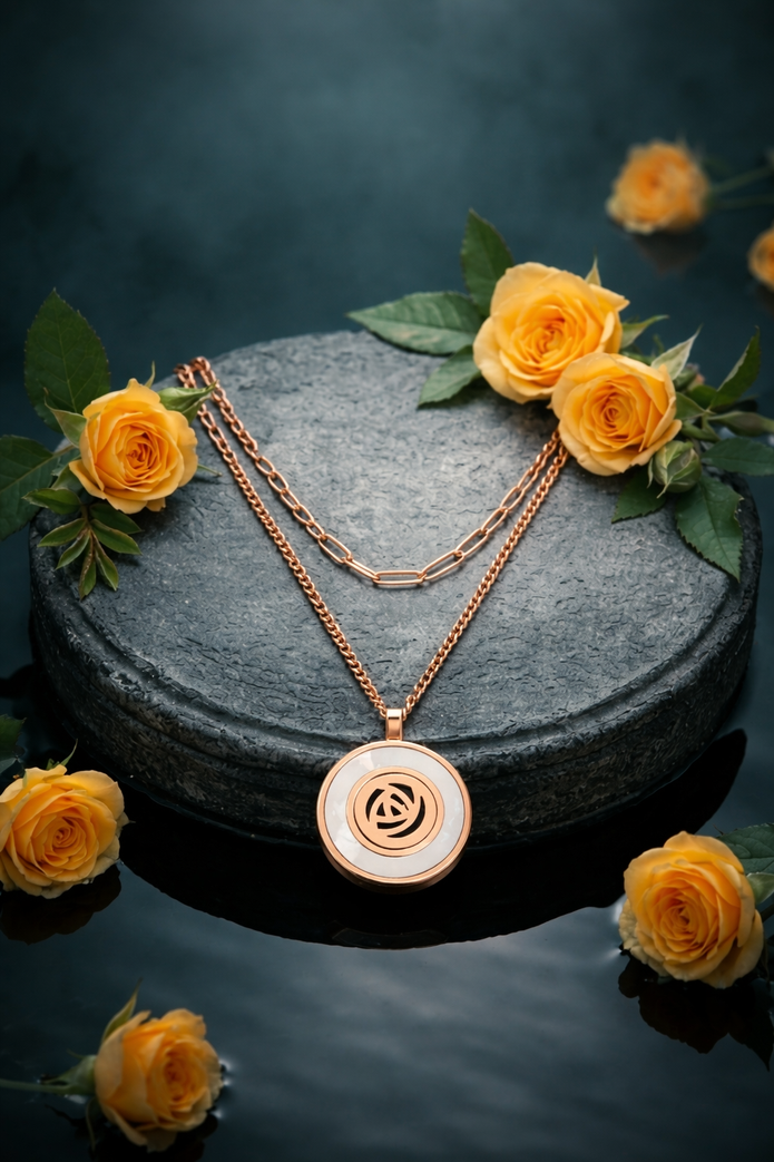 Rosette Lumière Necklace