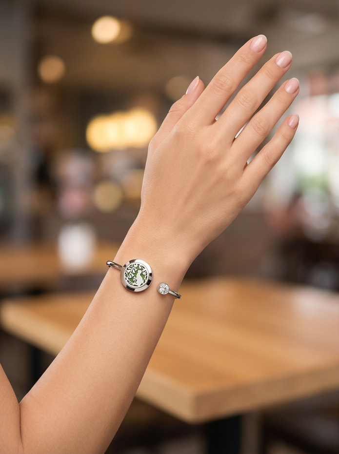 Lily Feline Diffuser Bangle